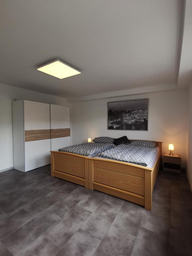 Moderne Wohnung Mit Terrasse Und Eigenem Zugang. Remscheid Luaran gambar